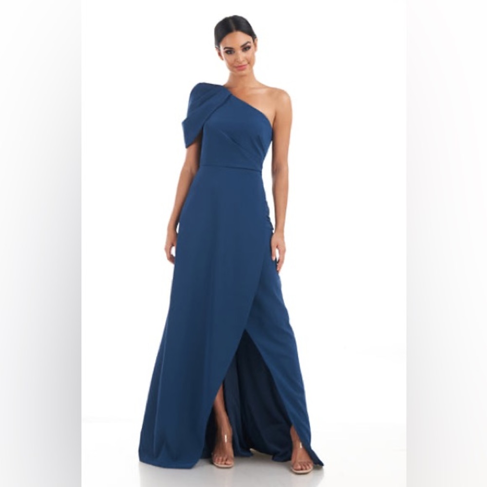 Kay Unger BRIANA SHOULDER DRAPED GOWN